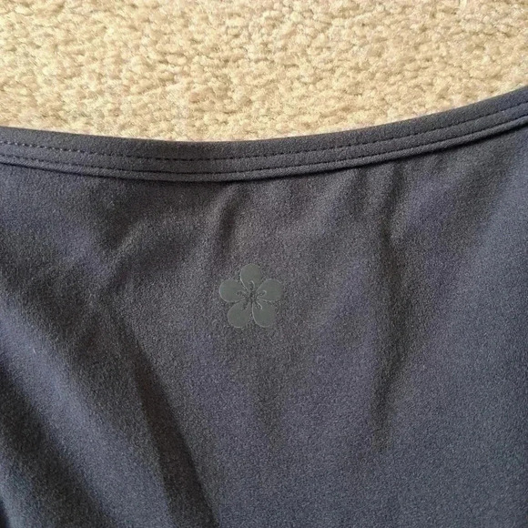 NWT  Tuff Veda Active Tank Grey Large Workout Top with Built In Bra - Picture 8 of 10